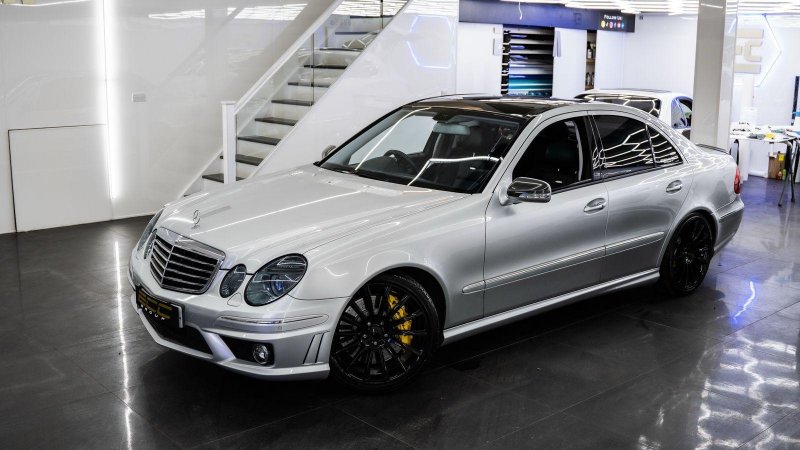 MERCEDES-BENZ E CLASS